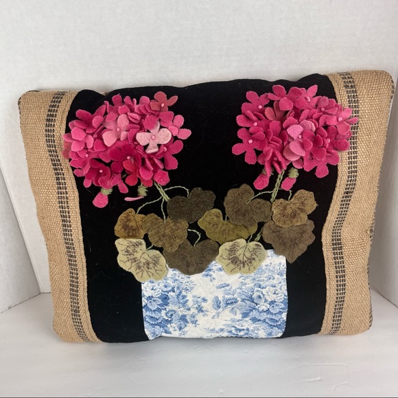 Hand-made burlap/3-D geranium in pot pillow - Picture 7 of 8